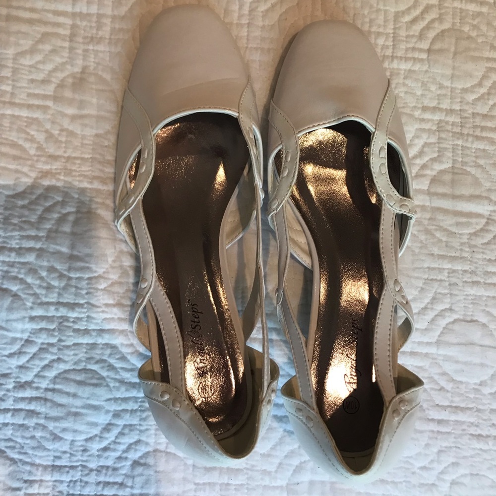 White shoes Angel Steps Sz 10W